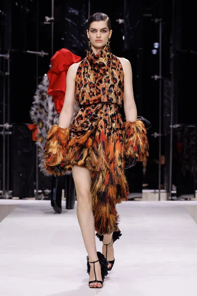 Look 24